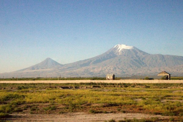 Наркошоп омг сделал рекламу на фасаде здания